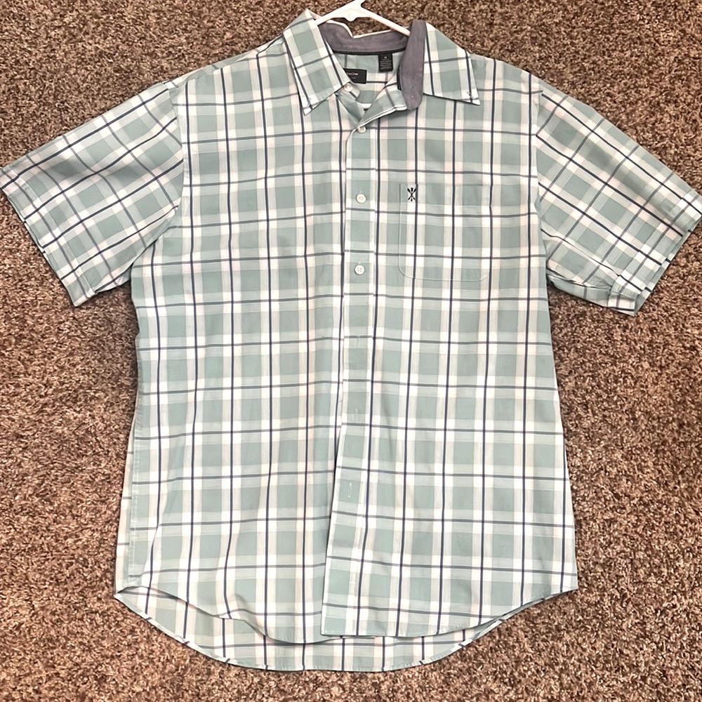 Arrow Mens button down short sleeve shirt size medium